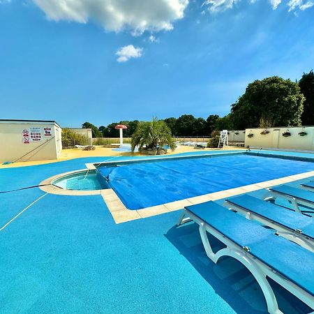 272 Wilksworth Caravan Park - Two Bedroom - Pool Access Вімборн-Мінстер Екстер'єр фото