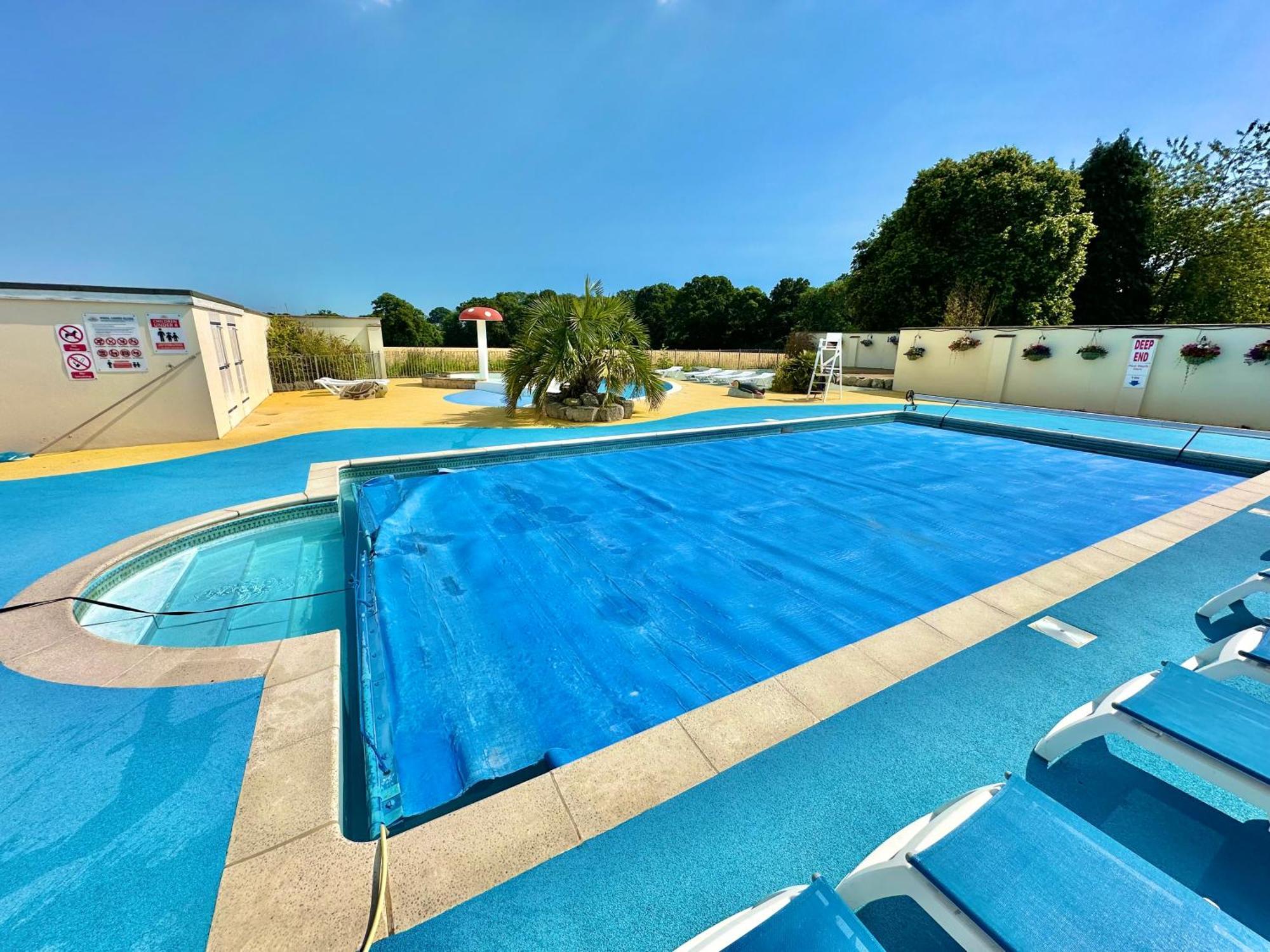 272 Wilksworth Caravan Park - Two Bedroom - Pool Access Вімборн-Мінстер Екстер'єр фото